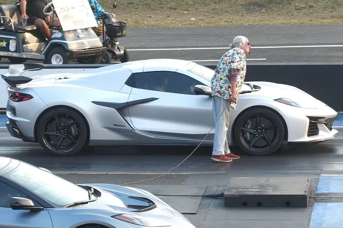 ZR1 Corvette vs E-Ray